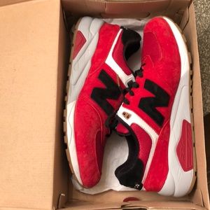 New Balance 572
